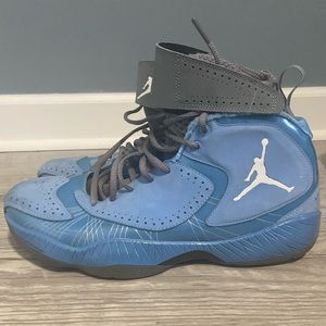Size 11.5 - Jordan 2012 Deluxe UNC